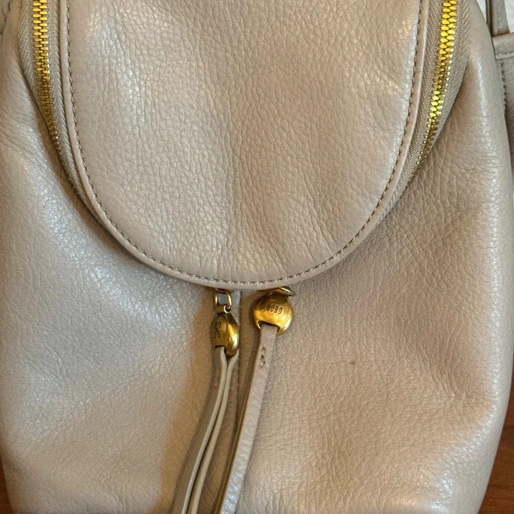 Hobo Small  Taupe Leather Crossbody Bag - Picture 2 of 11